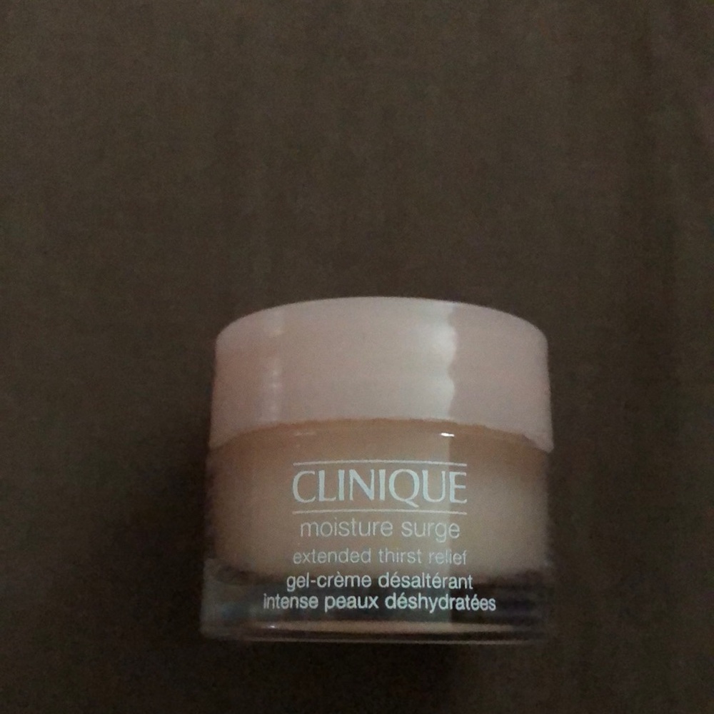 Clinique moisture surge